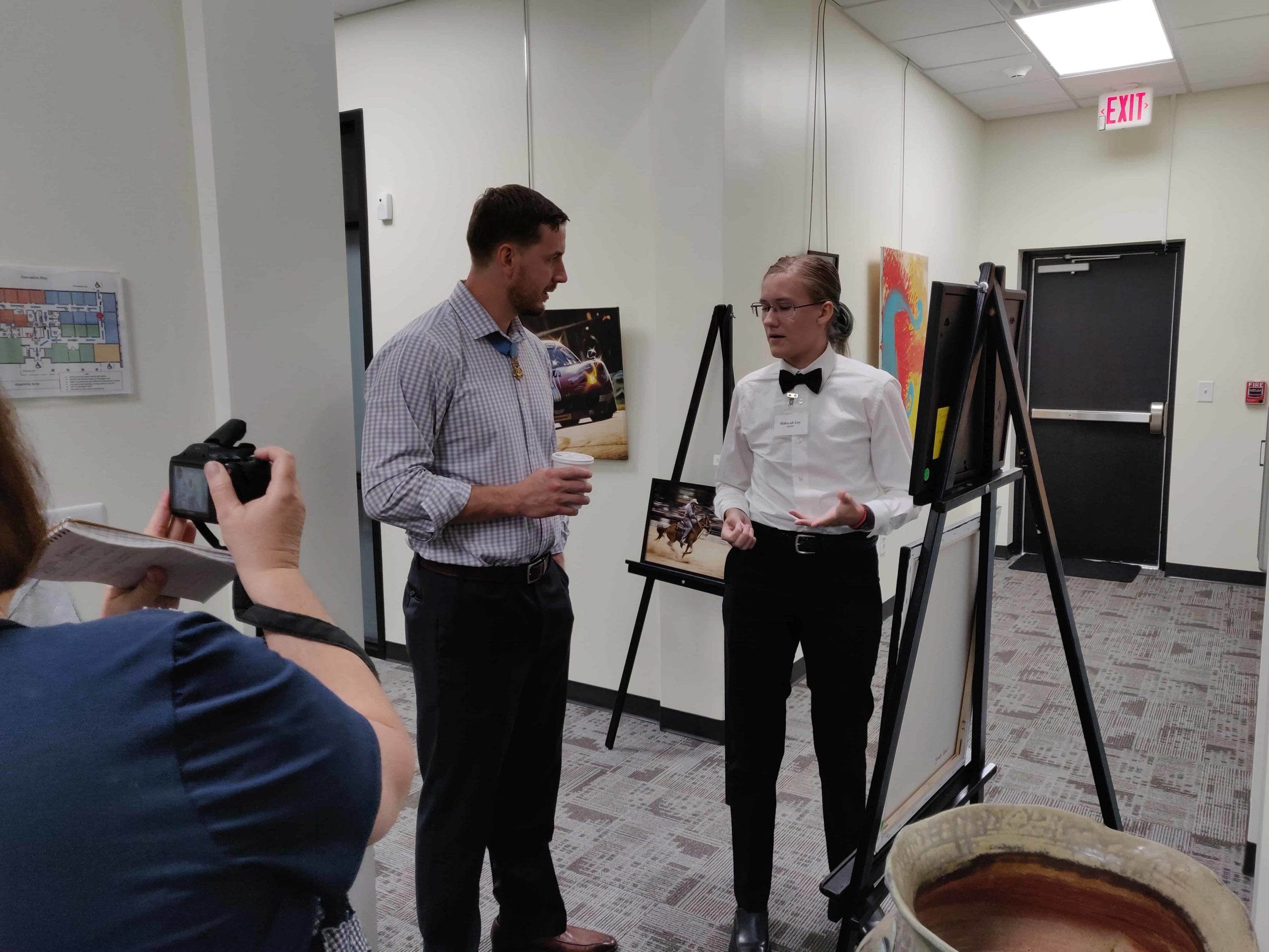 Clarksville-Art-Event_Ryan-and-artist